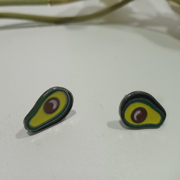 New Jewelry - 💜The Gwen- Green Avocado Post Earrings 5/25